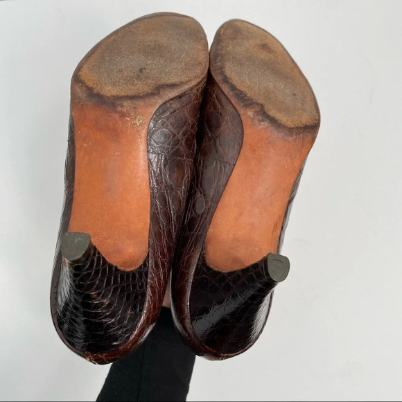 Vintage Designer Collection Brown Leather Short Heels - Picture 6 of 16